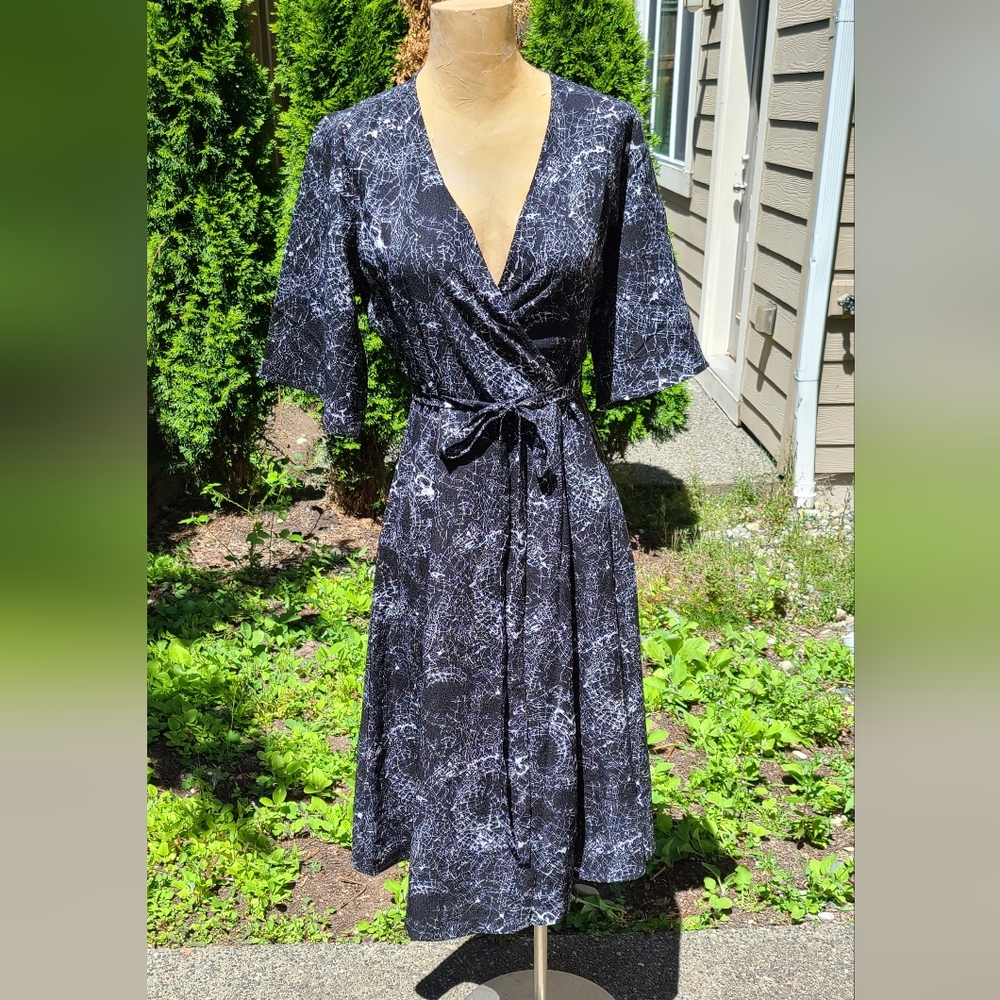 Spiderweb wrap dress 🕸🕷🕸 NWT